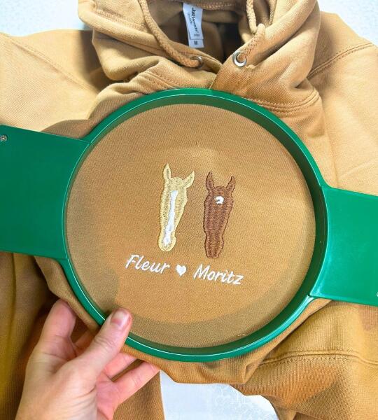 Hoodie enfant personnalisé avec le portrait de ton propre cheval